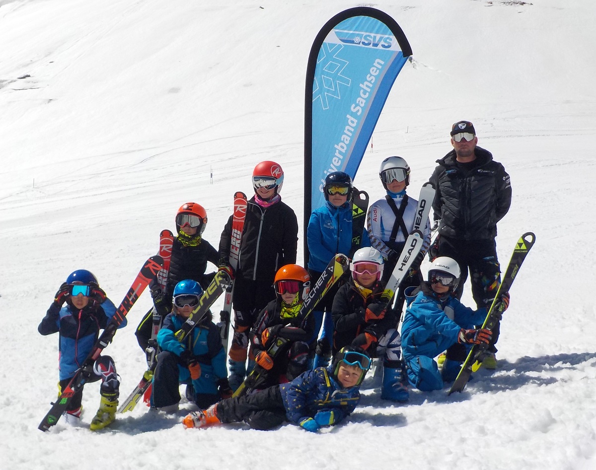 Saisonauftakt auf dem Hintertuxer Gletscher für die U10 bis U14 Alpine des Skiverband Sachsen
